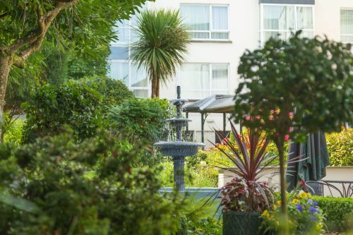 The Ardilaun Hotel Fountain and Gardens 2